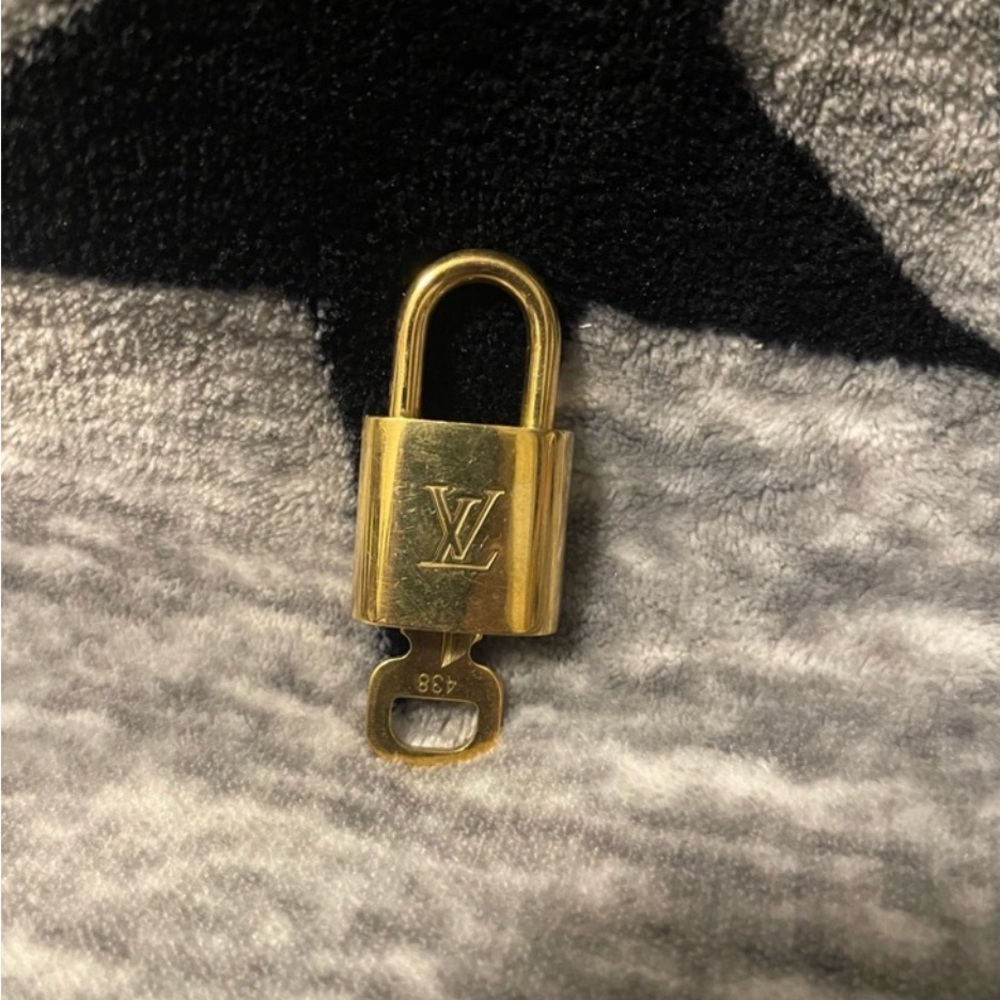 Louis Vuitton Lock and Key #438